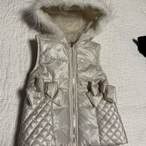 Chic Quilted ivory Vest with Faux Fur Hood